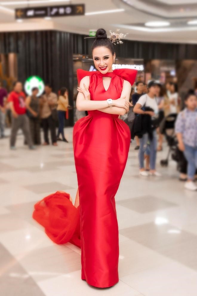 Chan sexy, Angela Phuong Trinh gian di di chua, tham gia khoa tu-Hinh-7