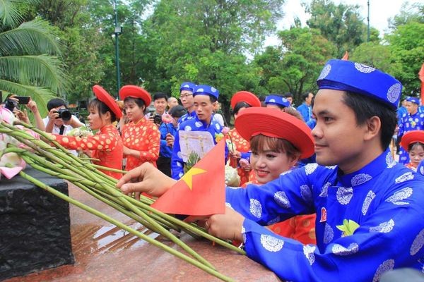 100 cap doi rang ro tai le cuoi tap the trong ngay Quoc khanh-Hinh-2