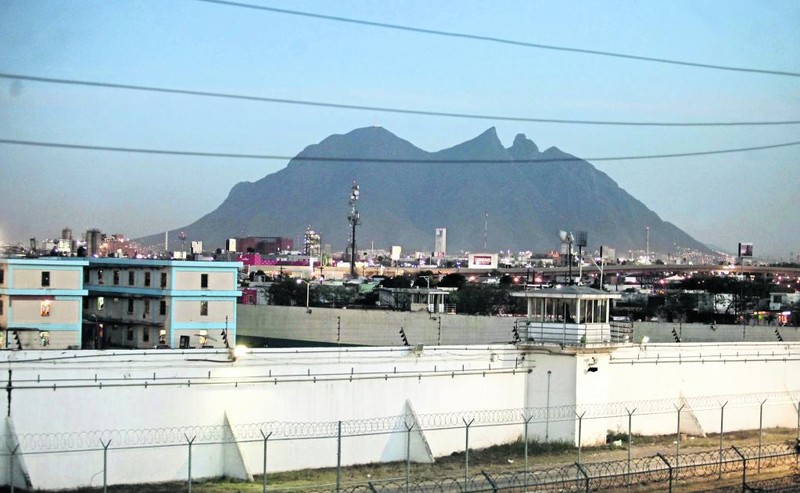 Ban tho tu than trong nha tu khet tieng dam mau o Mexico