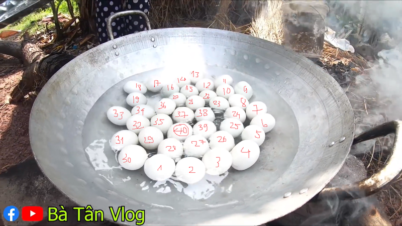 Dan mang 'to' ba Tan Vlog khong trung thuc, quang cao san pham lo lieu