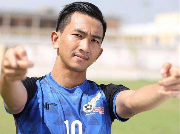 Tiet lo thu vi ve cau thu goc Viet khoac ao U22 Campuchia