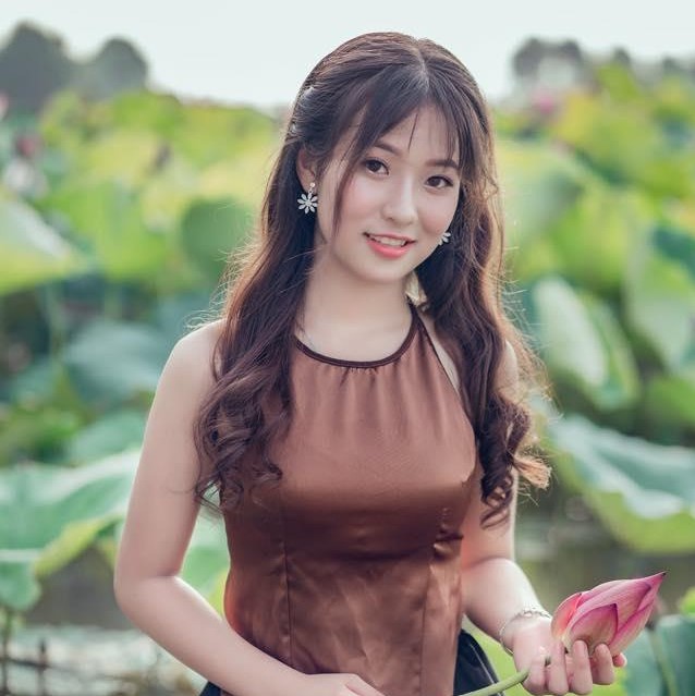 Hot girl khai giang va cac nu sinh THPT noi tieng trong nam 2019-Hinh-3