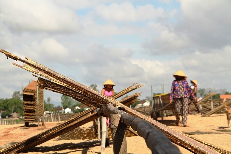 Lang bun - banh tat bat ‘do lua’, chay dua kiem tien sam Tet-Hinh-7