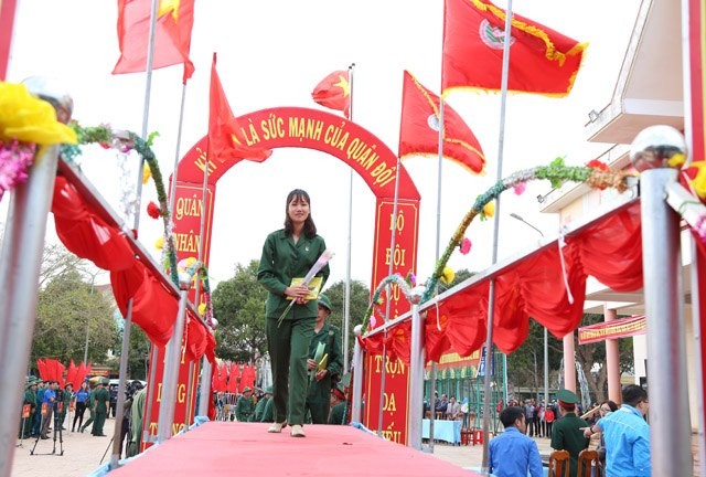 Chia se cua nu tan binh duy nhat tai Dak Lak trong ngay len duong nhap ngu-Hinh-2