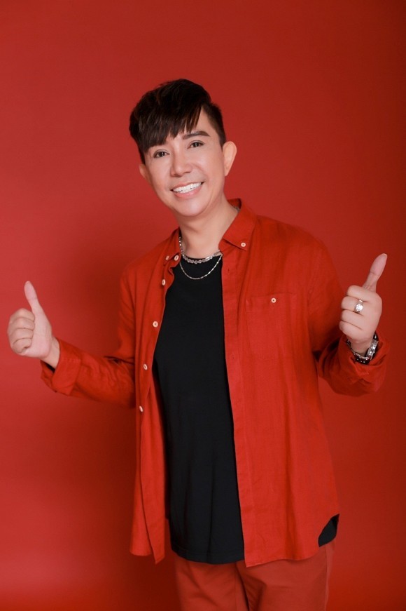 'Ba 8 showbiz' Long Nhat: 'Cai gia cua muon scandal de noi tieng dat lam!'-Hinh-4