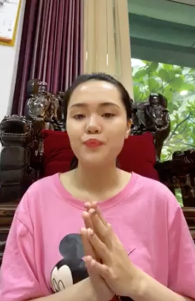 Dang livestream, Quynh Anh bong bat khoc khi duoc hoi ve Duy Manh-Hinh-3