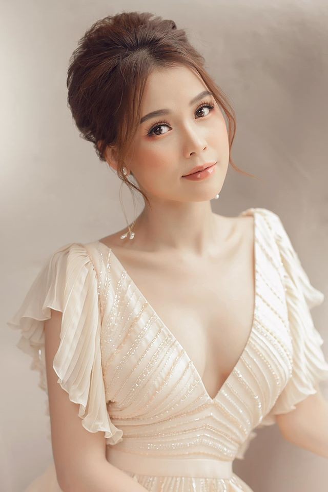 Hot girl co tai san 50 ty lao dao vi co phieu tut doc-Hinh-2