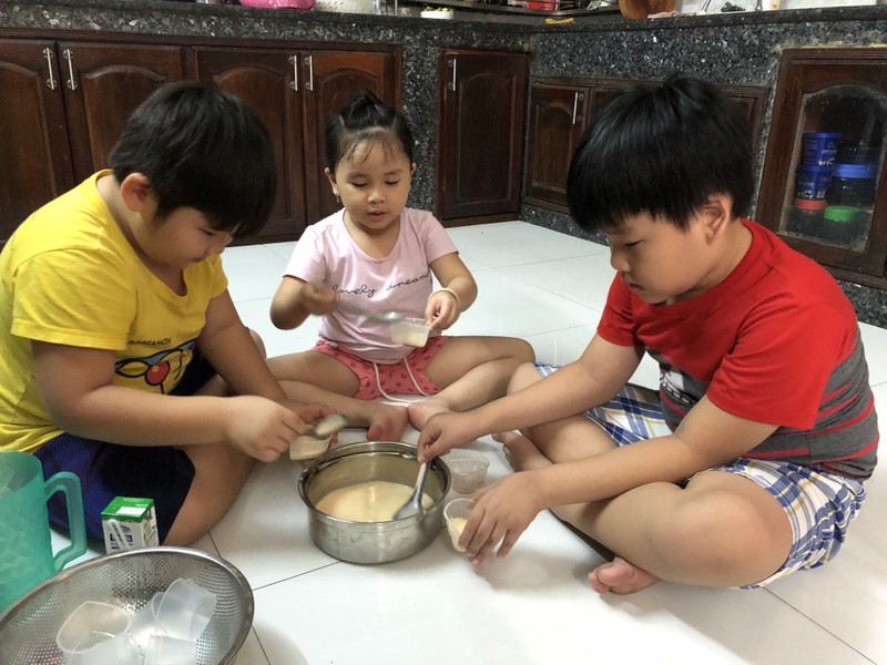 Thử thách ngày cách ly xã hội Thu thach ngay cach ly xa hoi
