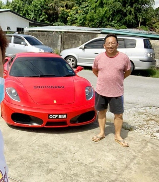 Lo nang vi COVID-19, nha hang dung xe sang Ferrari F430 giao hang-Hinh-3