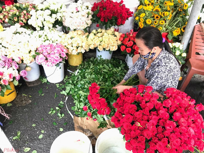 Hoa Da Lat 'cho khong', ve Sai Gon muon mua re phai ra le duong