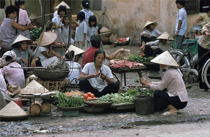 Nhip song Ha Noi qua nhung khu cho pho co nhung nam 1990-Hinh-11