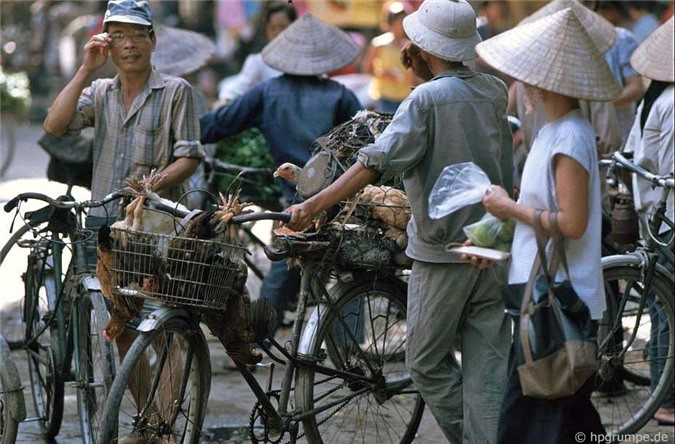 Nhip song Ha Noi qua nhung khu cho pho co nhung nam 1990-Hinh-9