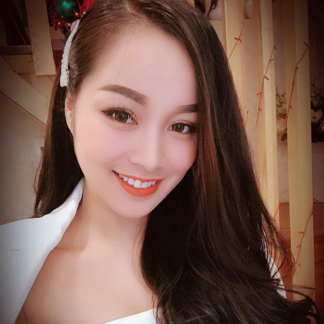 Cuu hotgirl Nhat Ky Vang Anh khoe con gai 10 tuoi nhu chi em-Hinh-3