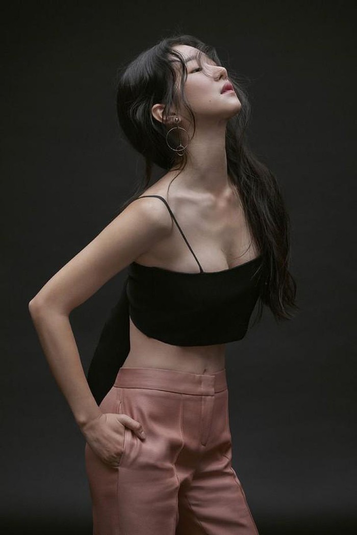 Seo Ye Ji so huu guong mat 3 mieng bong tay trang che kin-Hinh-7