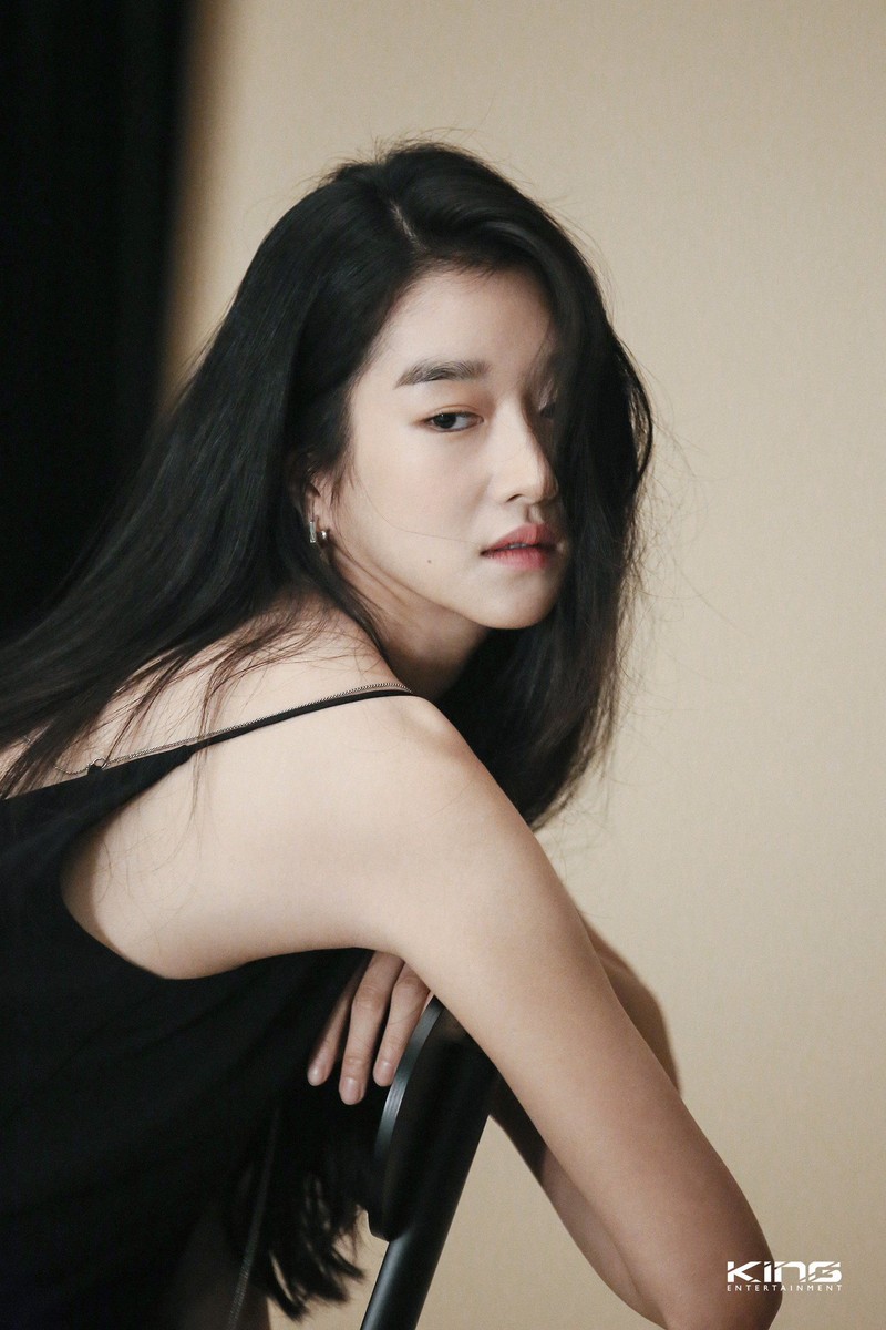 Seo Ye Ji so huu guong mat 3 mieng bong tay trang che kin