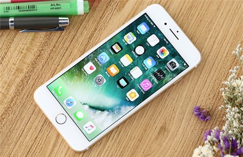 iPhone 7 Plus gia re, bat ngo danh bai iPhone XR lan iPhone 11-Hinh-2
