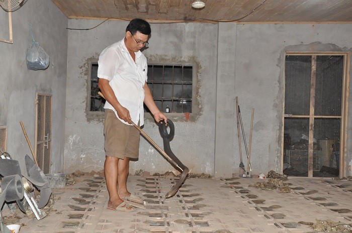 Ngoi lang ty phu nuoi mang xa noi tieng, gio ngap trong dong no-Hinh-5