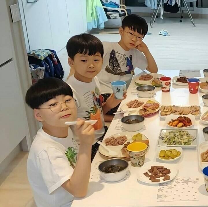 Song Il Gook tiet lo dieu dac biet ve Daehan - Minguk - Manse-Hinh-3