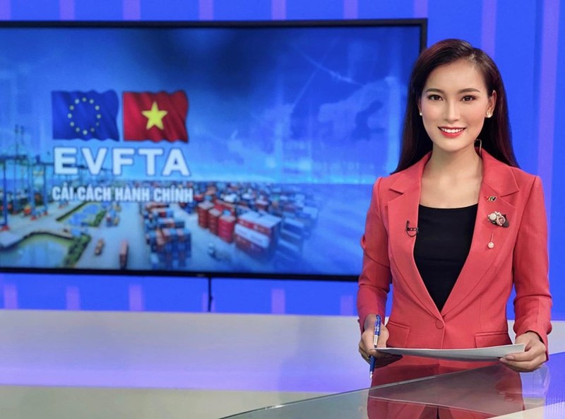 4 nu MC tre trung nhat nhi VTV: Nhan sac khong thua hoa hau