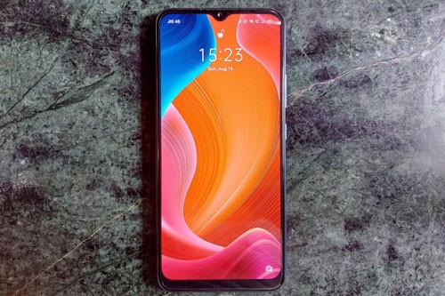 Realme C12 chong nuoc, pin 6.000 mAh, 3 camera sau-Hinh-2