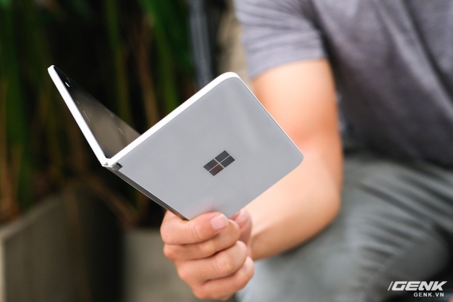 Microsoft Surface Duo: Cu tuong to nhung hoa ra lai rat nho gon-Hinh-38