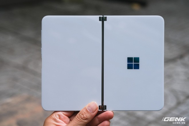 Microsoft Surface Duo: Cu tuong to nhung hoa ra lai rat nho gon-Hinh-39