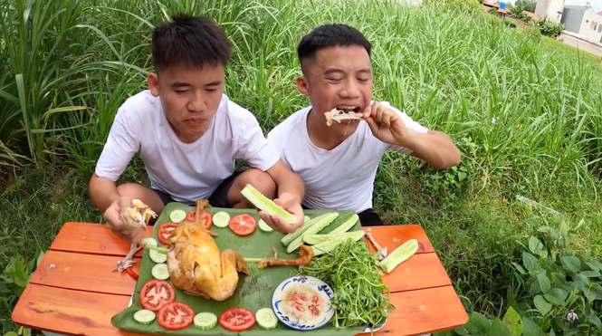Hung Vlog lai gay tranh cai voi mon ga moi-Hinh-6