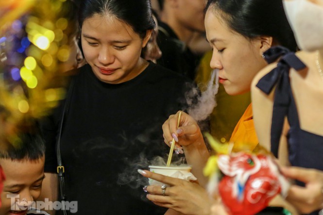 ‘Hot bac’ nho ban kem nha khoi doc dao mua Trung thu Ha Noi-Hinh-10