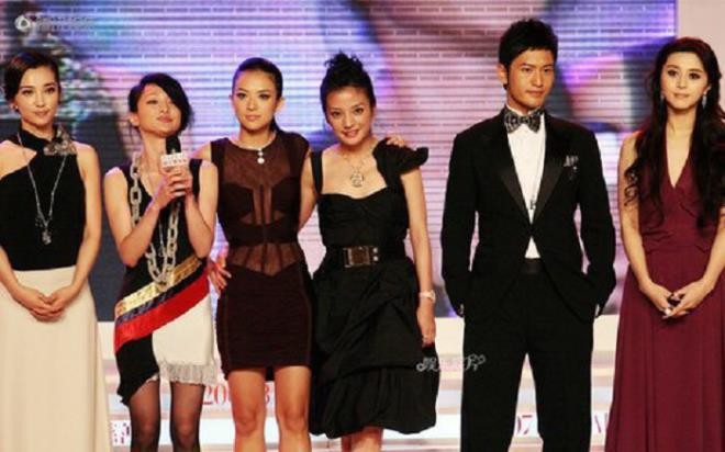 Diem mat ke thu cua Trieu Vy trong showbiz Hoa ngu-Hinh-4