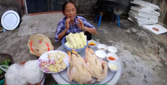 Ba Tan Vlog nau noi bun mang vit khong lo