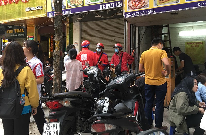 Hang banh mi nuong muoi ot: Ngay ban 500 chiec-Hinh-2