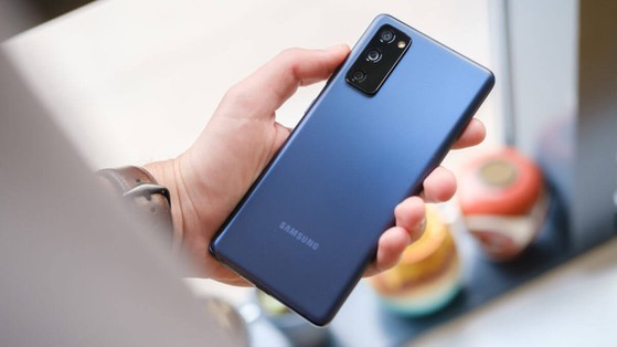 Samsung Galaxy S20 FE bi loi man hinh cam ung-Hinh-2