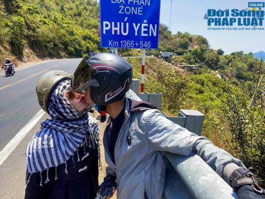 Bi nguoi cu phai boi, co gai tre xach balo tron di Da Lat-Hinh-4