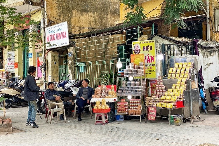 Chong mat voi ma tran hang quan chinh hieu o Ha Noi