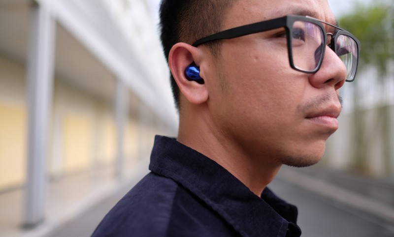 So sanh tai nghe Galaxy Buds Live va AirPods Pro-Hinh-8