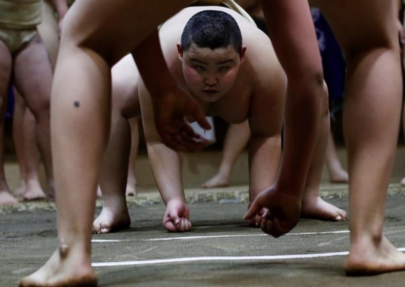 Vo si sumo moi 10 tuoi da nang 85 kg