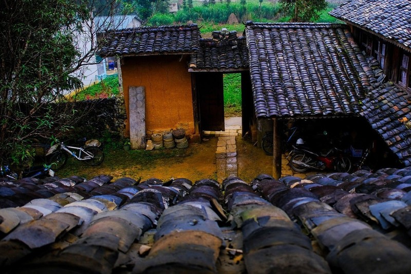 Ben trong can nha co tram tuoi tai Ha Giang-Hinh-12