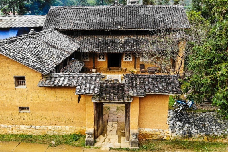 Ben trong can nha co tram tuoi tai Ha Giang-Hinh-4