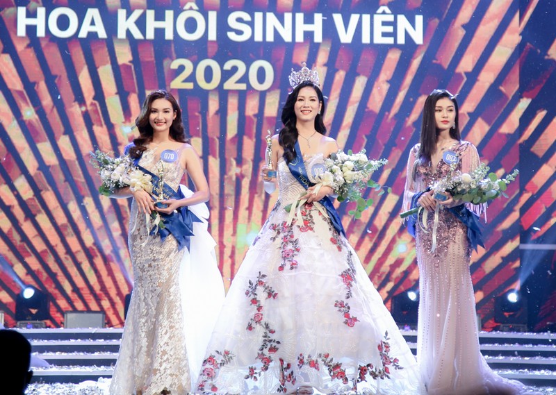 Khi duoc xuong ten Tan Hoa khoi Sinh vien Viet Nam 2020 bat khoc