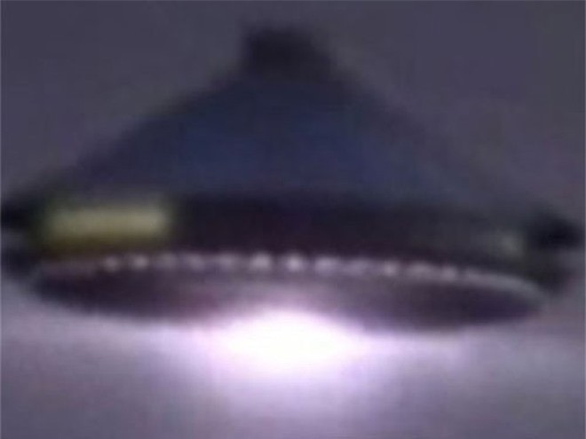 UFO bi an xuat hien o san bay Bremen cua Duc