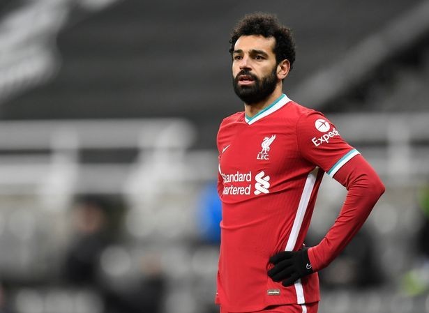 MU tien gan ky Varane, Salah lo bi Liverpool ban-Hinh-2