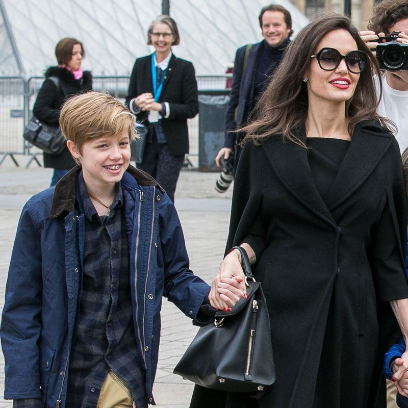 Co con gai 15 tuoi cua Angelina Jolie