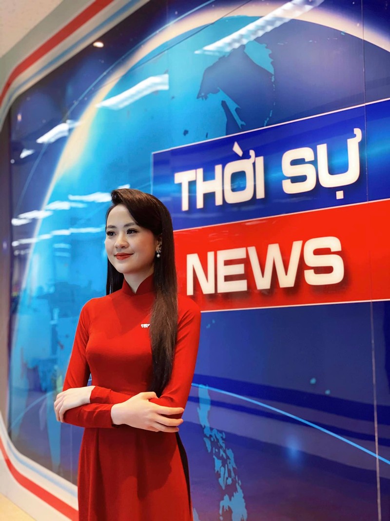 BTV xinh dep dan song Thoi su 19h cua VTV la ai?