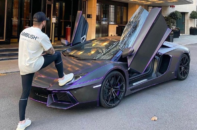 Gioi sieu giau do xo mua Lamborghini hau dai dich