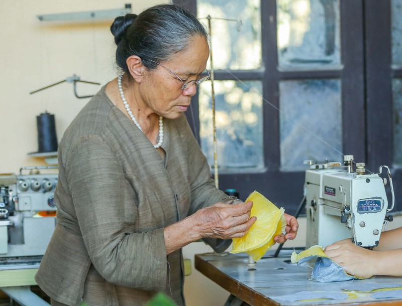 Doc dao cach lam khau trang do hang ngan con tam tu det-Hinh-13