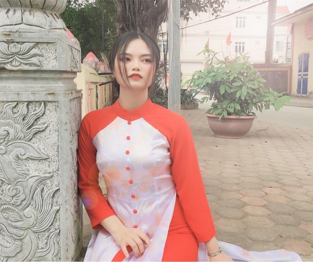 Nu sinh dua lich su Viet Nam len nhung mau thiet ke thoi trang-Hinh-2