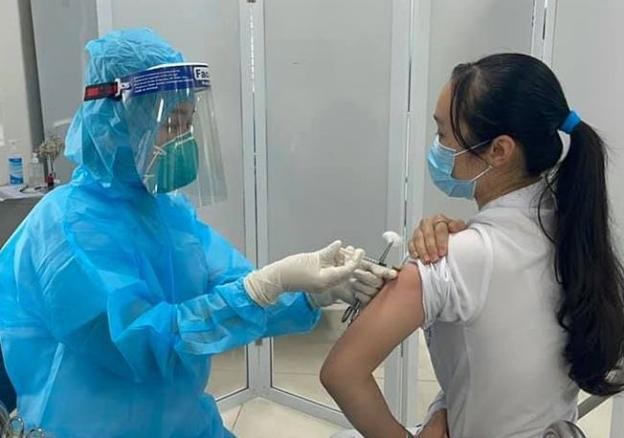 Sau tiem vaccine COVID-19, dung loai thuoc ha sot nao?