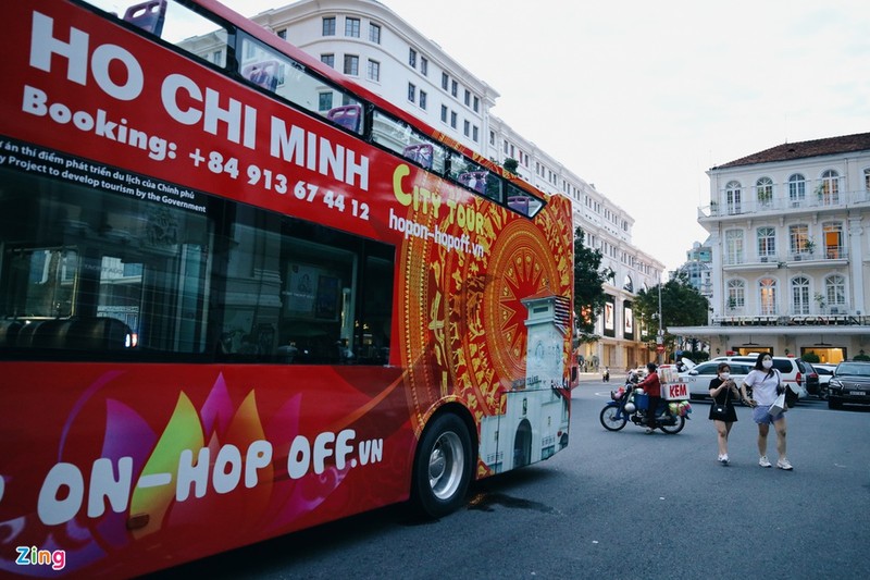 Gioi tre do ve pho di bo Nguyen Hue vui choi sau gian cach-Hinh-15