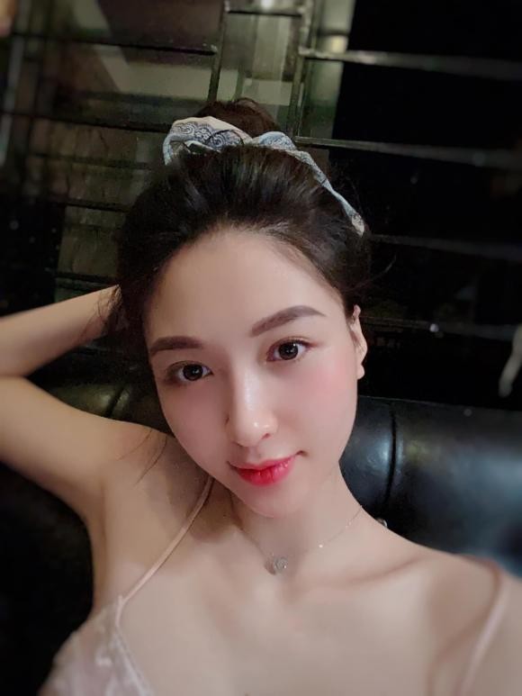 Thu Vu khoe dien thoai moi nhung lai bi dan mang soi ra diem nay-Hinh-20