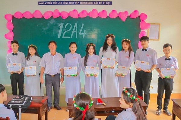 Nu sinh 18 tuoi cao 1m81 thi Hoa hau Hoan vu Viet Nam 2021-Hinh-4
